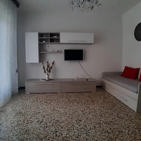 Apartment Centrale Fino A 8 Posti Letto Pontremoli
